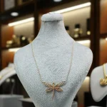 گردنبند طرح سنجاقک طلایی