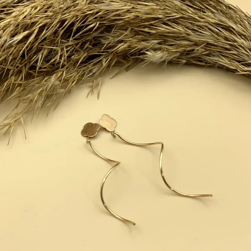 گوشواره بخیه ای طرح گلی - Image 3