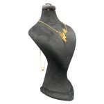 گردنبند دختر روی نردبان طلایی - Image 7